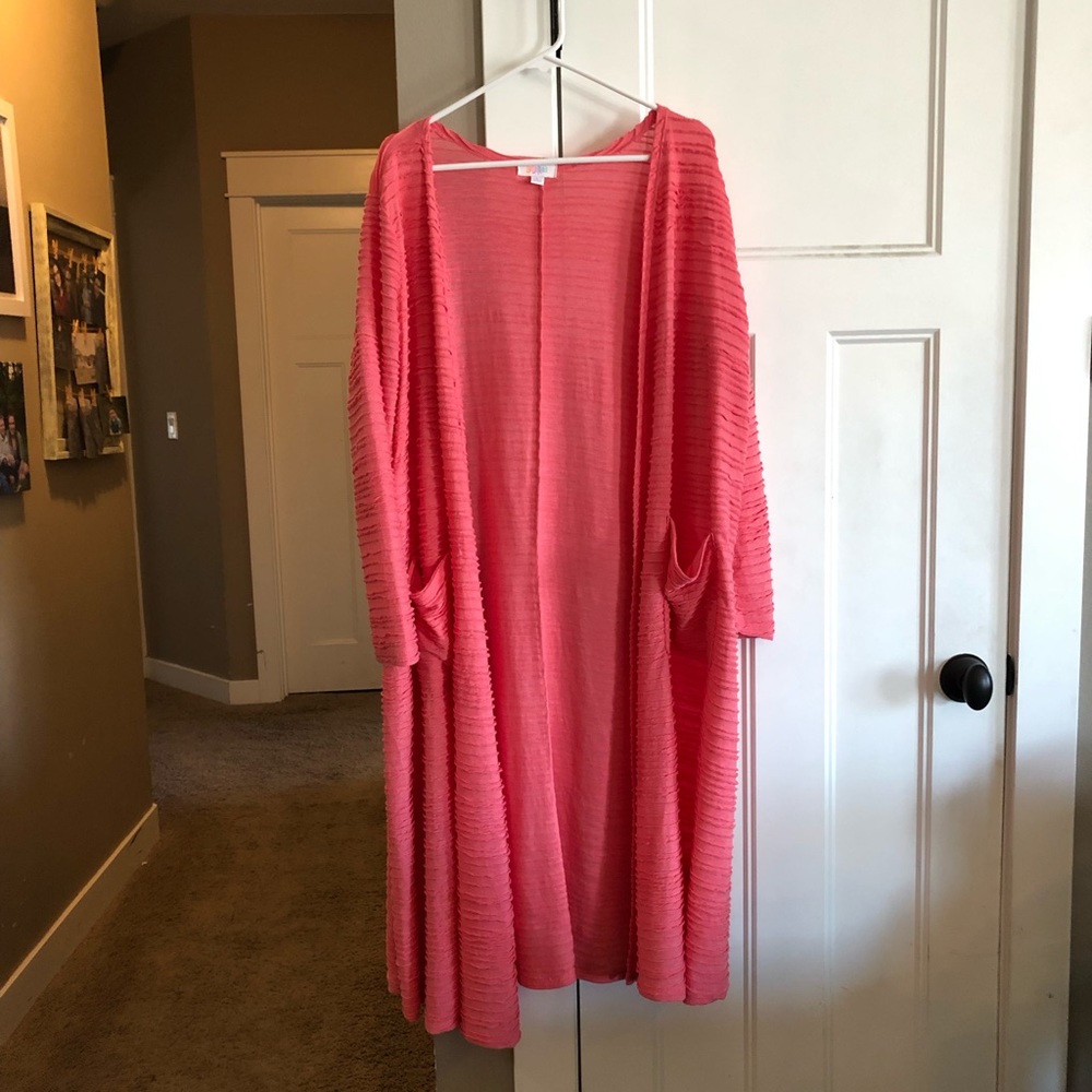 Women’s LulaRoe Coral Sarah Duster